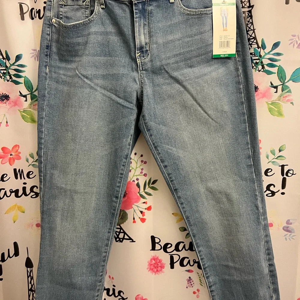 Spotlight High Rise Straight Jeans in Carry On. - Picture 5 of 6
